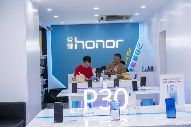 荣耀手机：一个旧时代结束了，一个新时代开始了