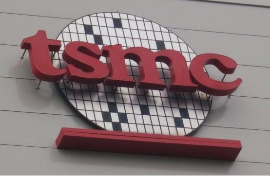 三星刚宣布突破光刻机，台积电就霸气官宣，网友：华为困境转变