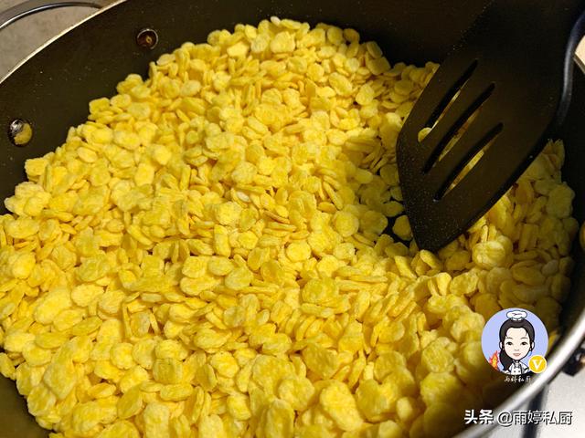 「超级宝妈」花费3块钱，5分钟做出一大堆小零食！香酥脆，无油无添加，更健康