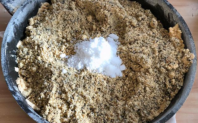 农家人都爱吃的油茶面，富含多种粗粮坚果，开水一冲，简单又营养