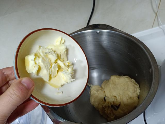 老婆做面包也偷懒，面团不发酵，第二天还柔软拉丝，开心到大笑