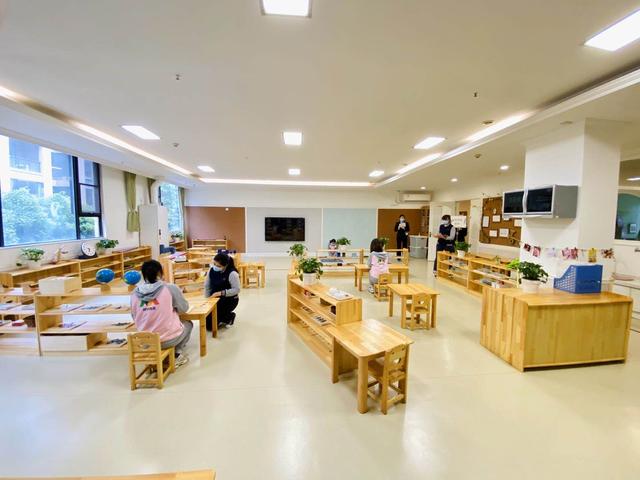 [你的育儿经]幼儿园筹划复学 成都社区民警上门帮忙