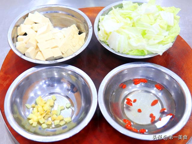 大雪之后，这2种白菜的吃法香到离不开！10分钟就做出1菜1汤