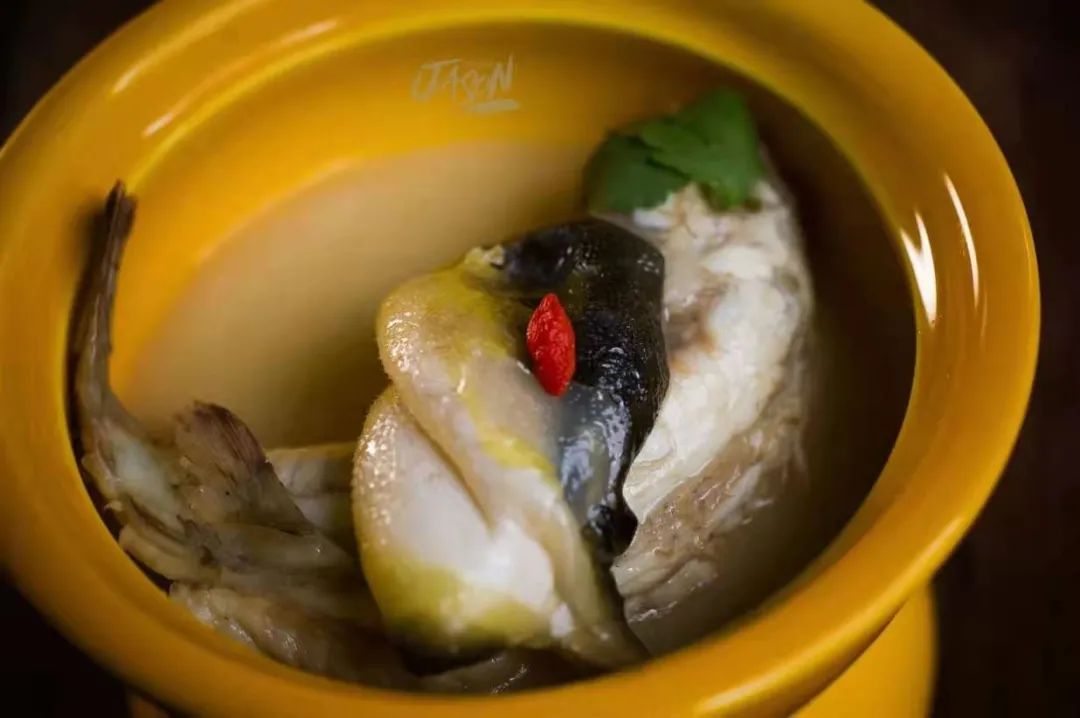 咸肉|挖萝卜、手剥笋、捉河豚……不鲜不食的一锅春天啊！