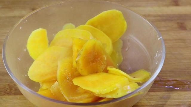 红薯学会这样做，不煮不炸，实在太好吃了，饭店都吃不到，真香