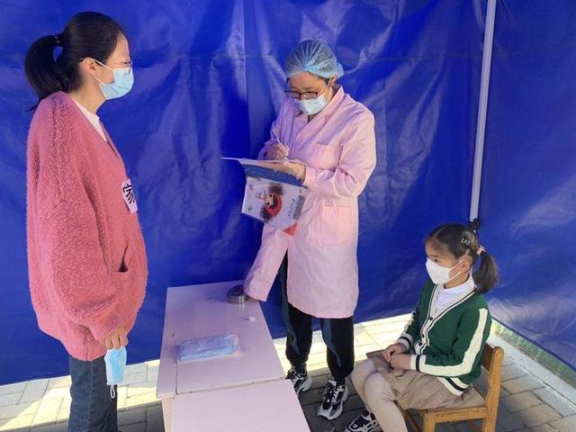 『超级宝妈』谢塘镇中心幼儿园开展疫情防控应急演练