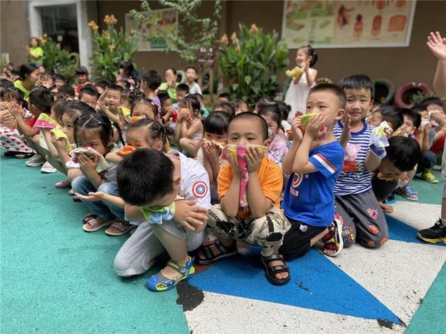 纪夏浮梦|香洲社区菁华幼儿园开展消防疏散演习