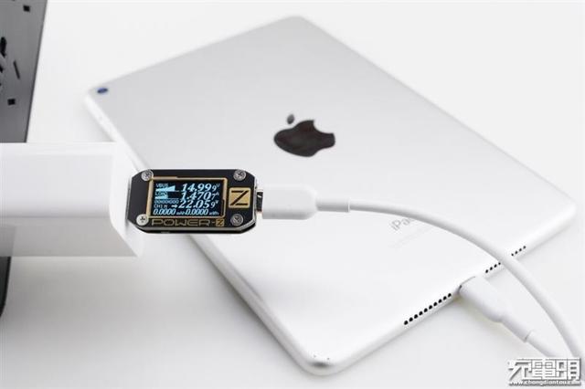 #环球网#体积缩减27% 小米65W PD充电器评测