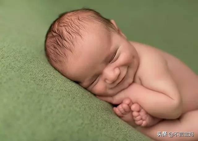 你的育儿经|宝宝刚出生，妈妈直呼：好丑啊！别惊讶，新生儿有这些现象很正常
