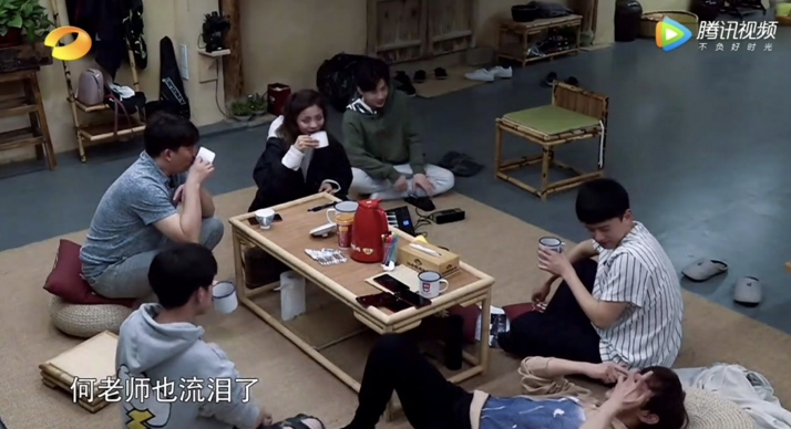 #暖先生格调#何炅又双叒叕哭了：多少孩子的高情商，被“不许哭”毁掉了