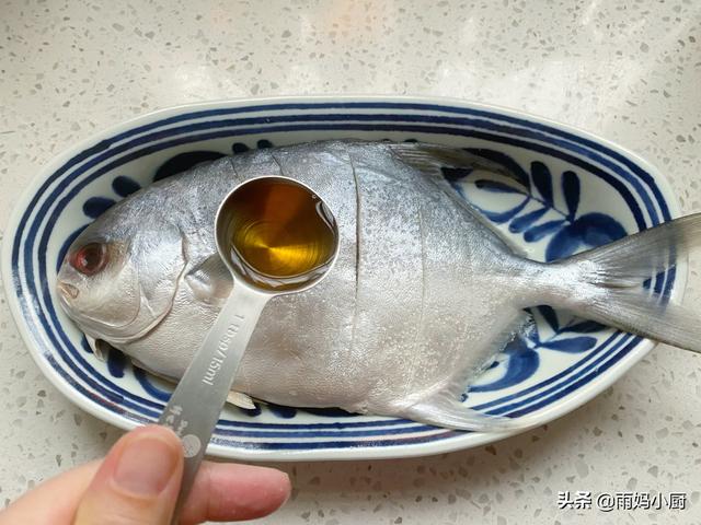 天冷了孩子迷上吃鱼，不腌渍不红烧，上锅蒸一蒸，美味健康不上火