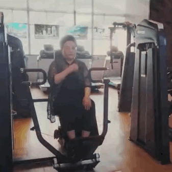 蓝梦琳|伊能静骂上热搜：50岁老女人你可要点脸吧