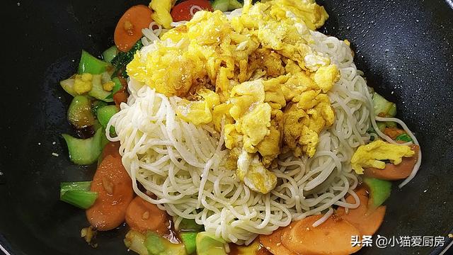 家常炒面这么做好吃，制作简单，不坨不粘，爽滑劲道，一碗不够