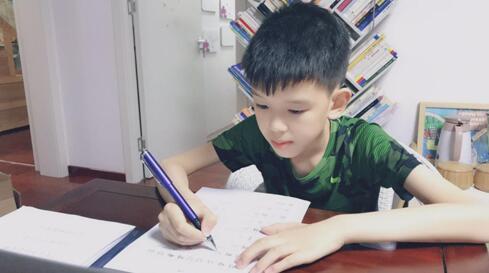 环球网|线上书法系列课助力家长课后辅导难题