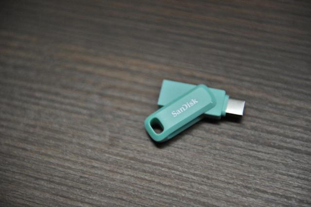 闪迪DDC3 -Tiffany配色的U盘居然这么好看