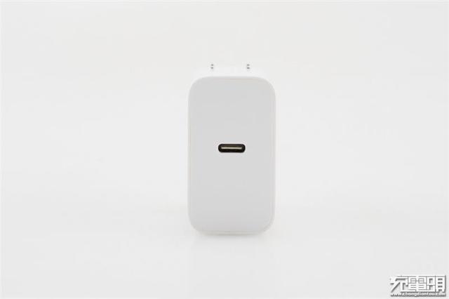 #环球网#体积缩减27% 小米65W PD充电器评测
