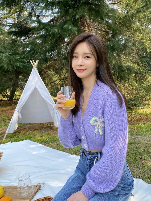 「时尚迪科」爱上香芋紫，鞠婧祎把卫衣衬衫穿出仙气！吴昕失手衣品不如沈梦辰