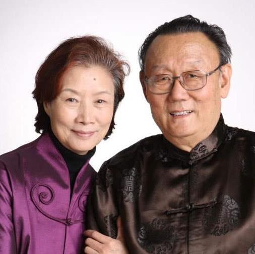 拱白菜的小猪|老戏骨吕中：47岁出道，73岁仍夺影后，与丈夫携手走过半个多世纪