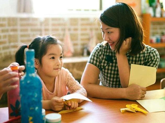 超级宝妈|孕妈深夜独自到医院生“二胎”，身边还带着大宝，网友：心疼宝妈