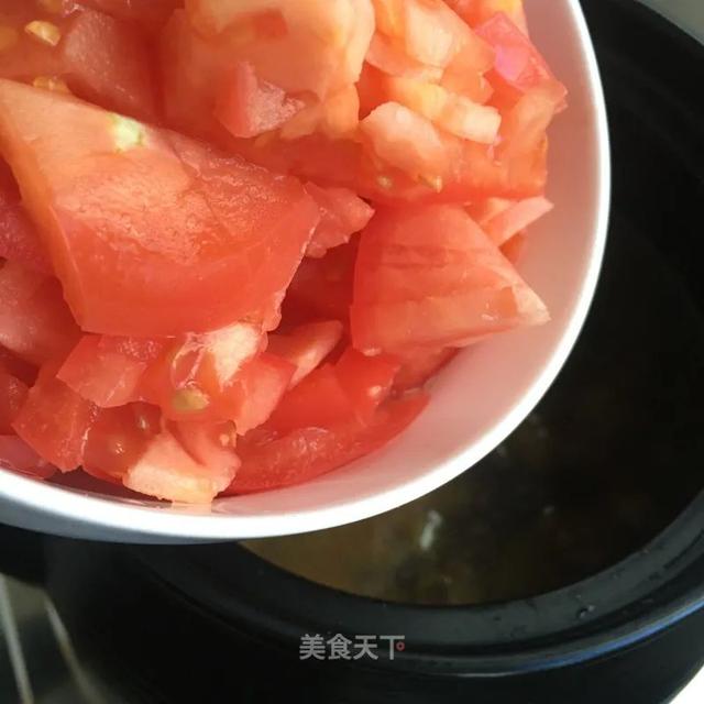 番茄炖牛腩：酸香可口，软烂入味，真的超级下饭