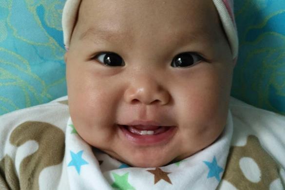 超级宝妈|婚后6年终于怀孕，孩子刚出生就长三颗牙，医生看完竟吓了一跳