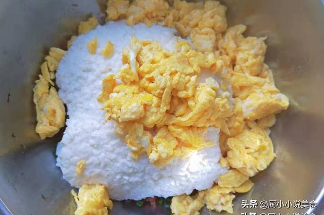 冬至到，我家饺子来凑热闹，这个素馅饺子好做又好吃，比肉馅的香