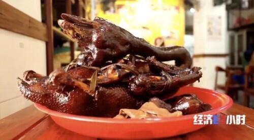 卤鹅|一个原本不产牛的地方，却把牛肉火锅做成“中华名小吃”！潮汕如何做到的？