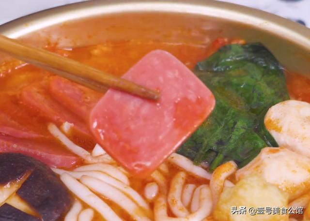 土豆粉这样做太好吃，鲜酸味美，荤素搭配，老少皆宜的美食