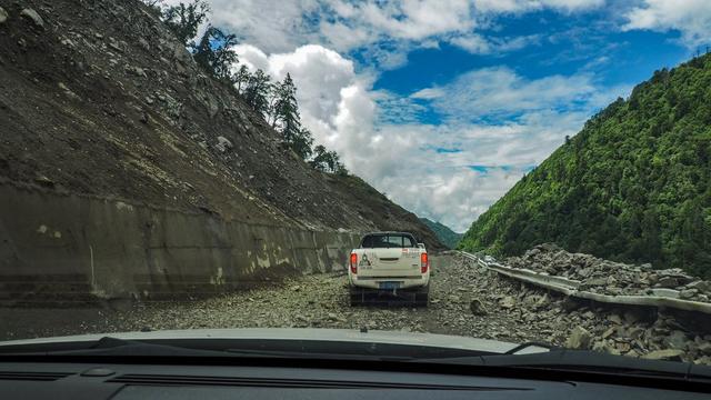 [旅行百事通]中国最美公路系列：最美进藏公路之丙察察