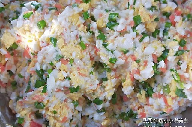 冬至到，我家饺子来凑热闹，这个素馅饺子好做又好吃，比肉馅的香