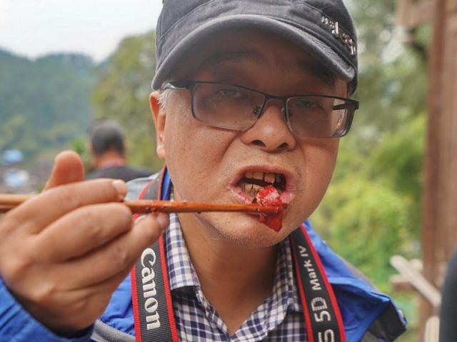 我国“最硬核”的下酒菜，画面太过血腥，就连东北大汉都无从下嘴