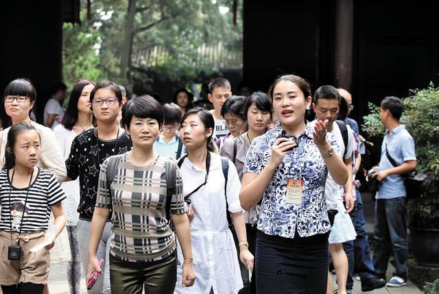 #旅行柚子君#我们称外国人叫“老外”,西方人称呼我们只有两字,日本人用3字