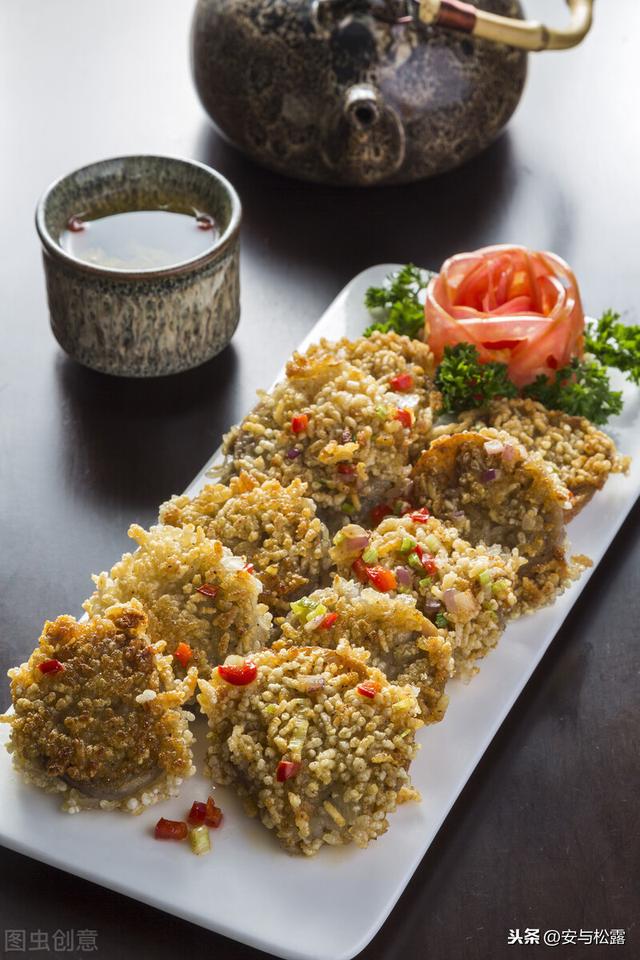 香煎藕饼，外酥里嫩，鲜香入味，超美味的家常菜，冬天吃超开胃