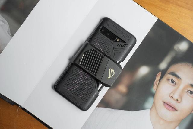 旗舰级电竞体验Get 分期免息0门槛 ROG游戏手机3真香