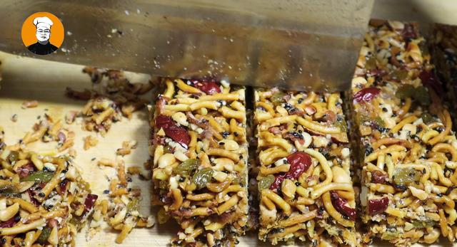 1把面条扔到油锅里，没想到这么好吃，瞬间变美味，做法超简单