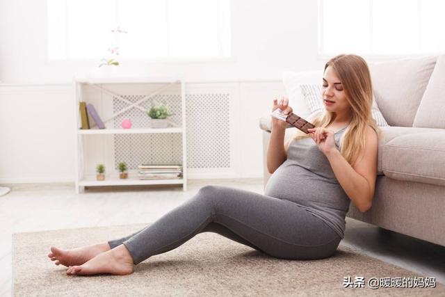 「超级宝妈」最“牛”产妇火了!产前强忍疼痛吃“小龙虾”,丈夫也是哭笑不得