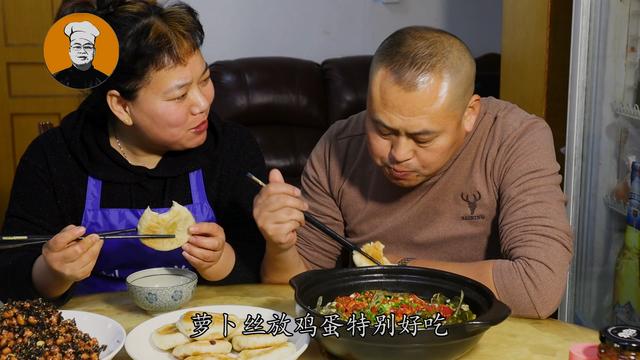 冬天要多吃萝卜，一根萝卜一碗面，做鲜美的萝卜丝饼，皮薄馅大