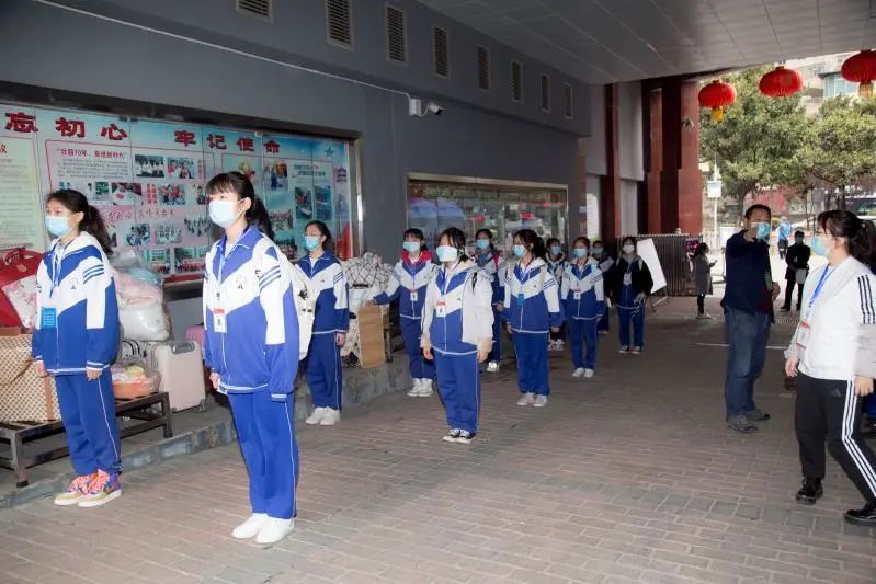 暖先生格调@家长注意了！学生返校要这样（这个省做了示范）