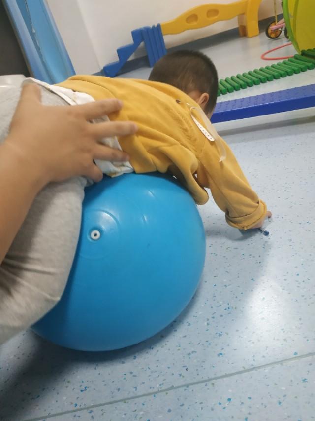 猫小鱼|发育迟缓的孩子，有必要上感觉统合训练课吗？