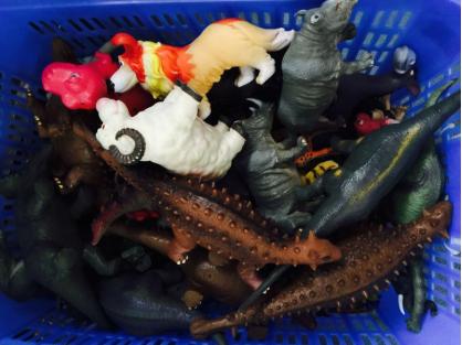 你的育儿经|当建构区搬到了户外,孩子能搭出一整个世界