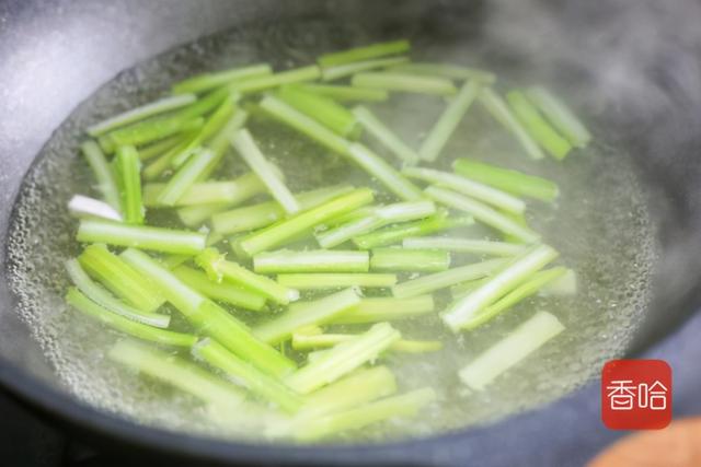 冬季吃猪肉不如多吃它，蛋白质含量高，简单一焖鲜香多汁