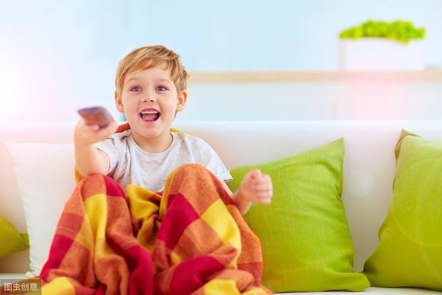【你的育儿经】孩子看电视不可怕，最怕的是父母不知道护眼的小窍门