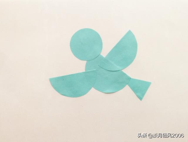 超级宝妈▲幼儿园简单小手工，用卡纸粘贴小鸟的教程，可以当手工作业