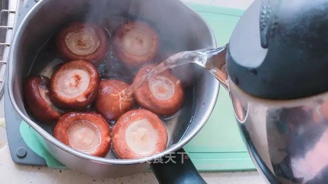 香菇胡萝卜酿肉：满口的鲜香，太满足啦！