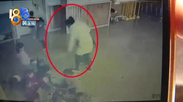 老师|幼儿园的监控，拍下了老师对孩子们的这些行为