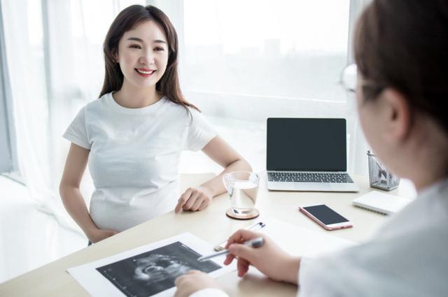 怀孕期间，胎宝正在用三种方式默默守护着妈妈，好暖心