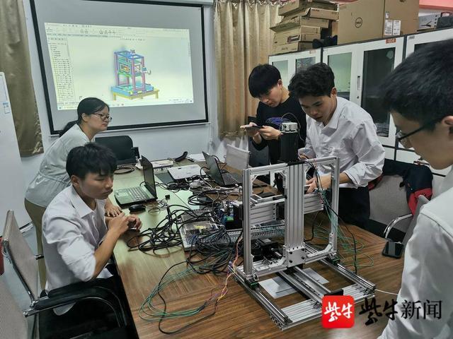 铸件|常州工业学院学生发明铸件打磨机受企业青睐