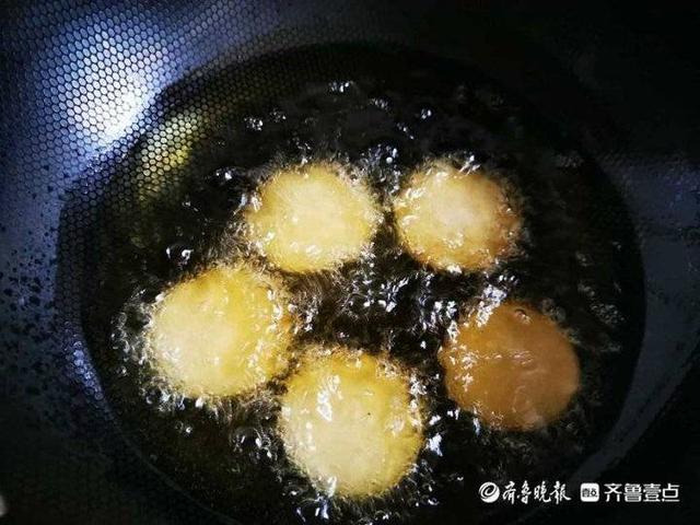 壹粉食堂｜壹粉自制油炸糕外酥里糯，咬一口酥脆掉渣