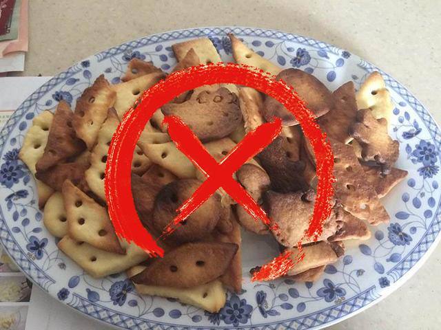 前所未见的饼干多米诺骨牌来了！凯度双热风蒸烤一体机挑战极致均匀