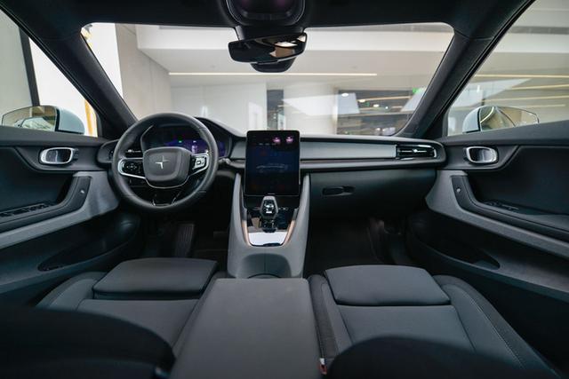 特斯拉的加价法则与极星2的减价法则，谁是30万级最佳选择